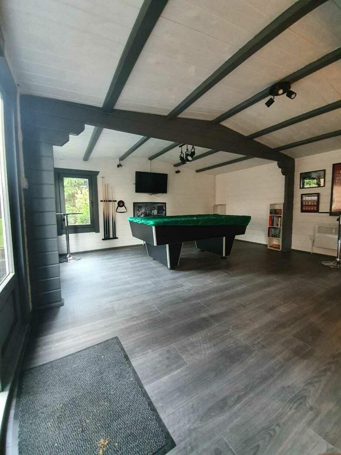 TBS127 Games Room | 7.0x4.25m Interior