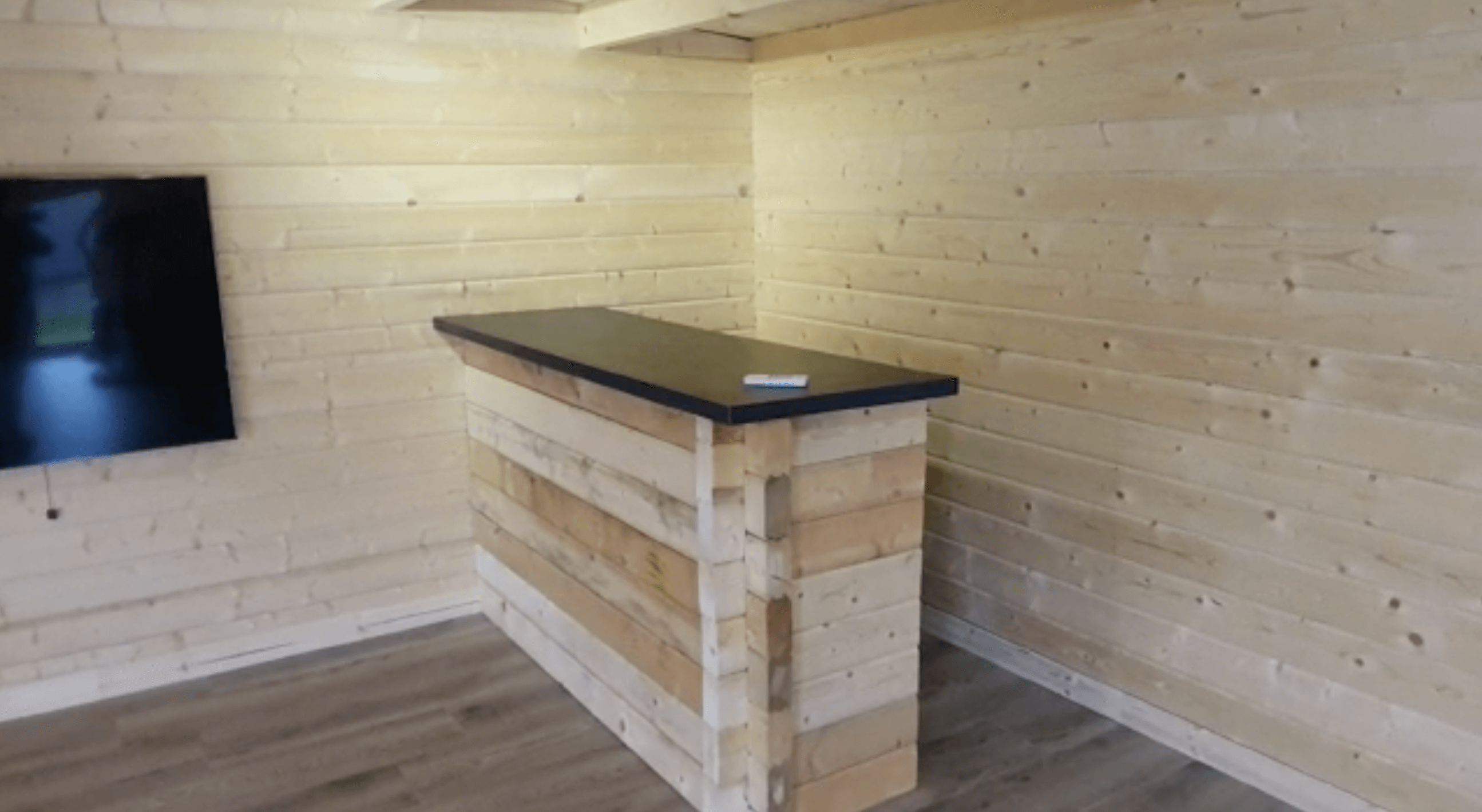 LCS152 L-Shaped Log Cabin | 8.0x8.0m Bar