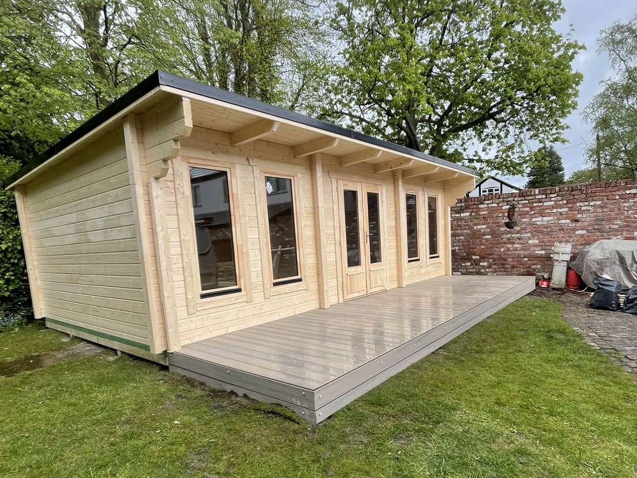 TBS167 7x4m Log Cabin