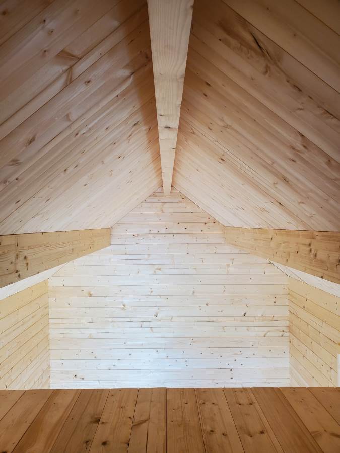 BUNKIE Log Cabin Interior Photo
