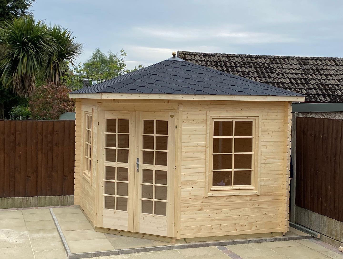 VICTORIA-B 3.0x3.0m Log Cabin Garden